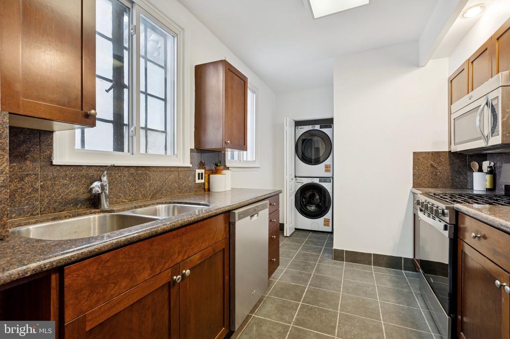 1512 SPRUCE STREET 2504