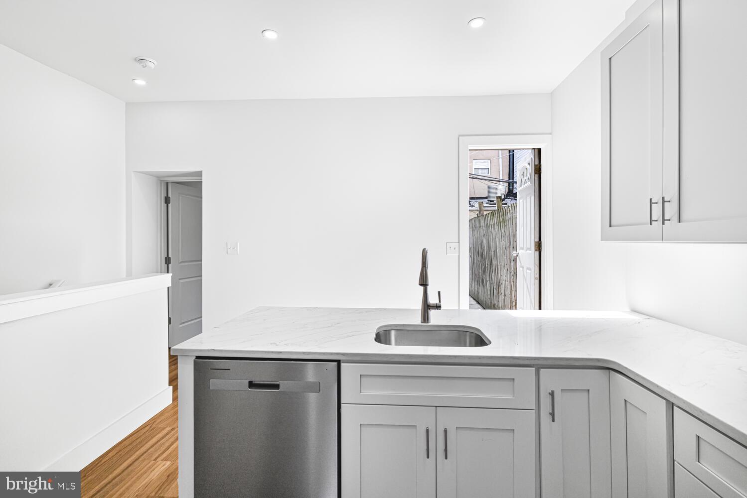 1830 CATHARINE STREET