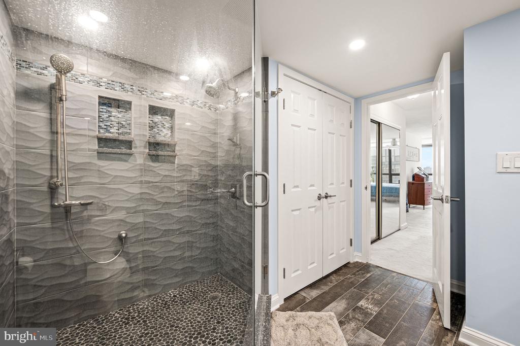 233 S 6TH 1901K