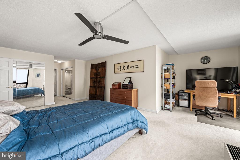 233 S 6TH 1901K