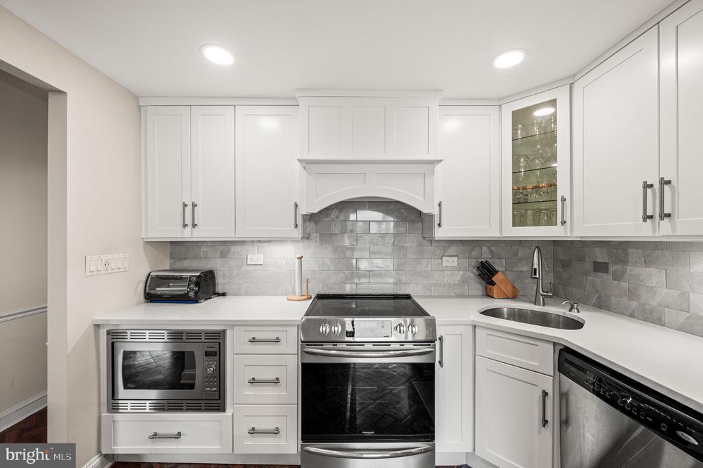 233 S 6TH 1901K