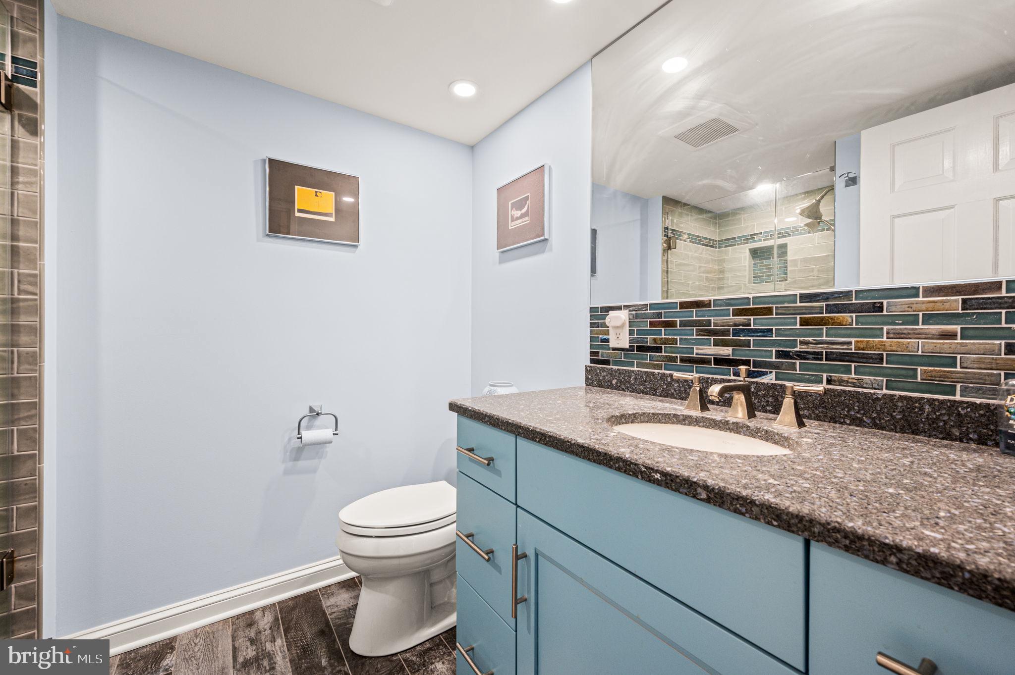 233 S 6TH 1901K