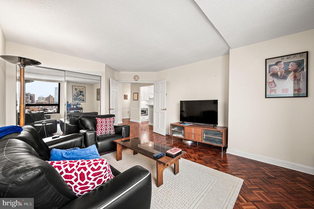 233 S 6TH 1901K