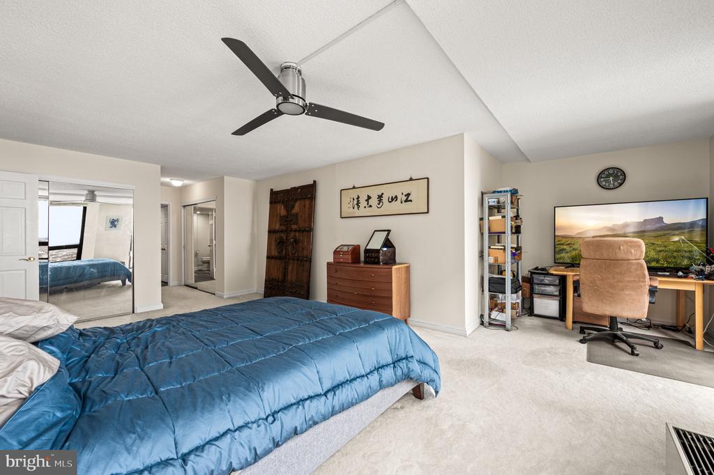 233 S 6TH 1901K
