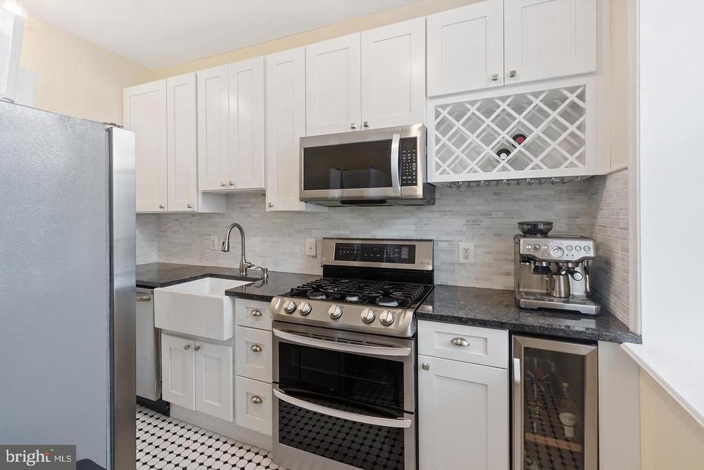 2129 WALNUT STREET 3F