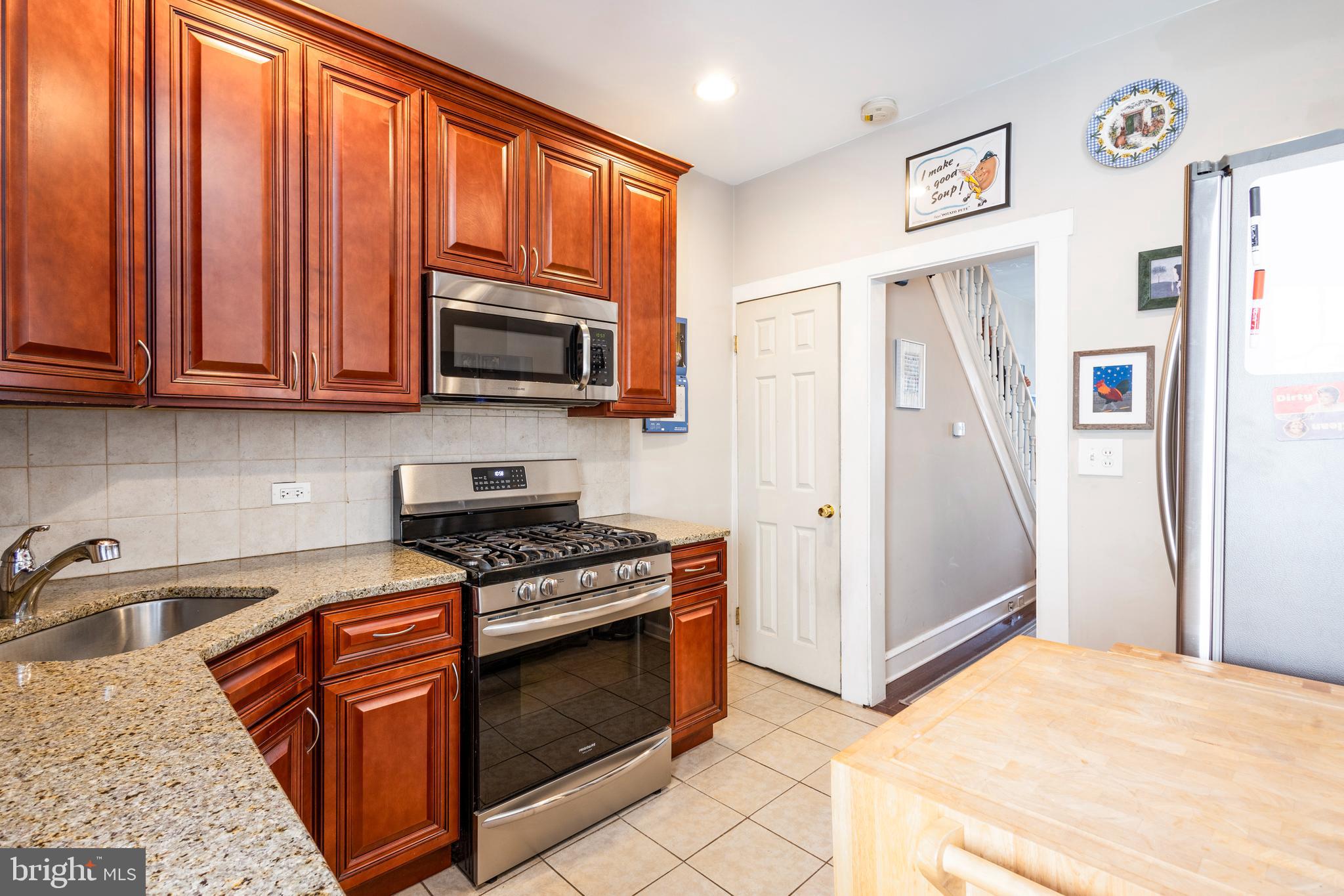 2632 E VENANGO STREET