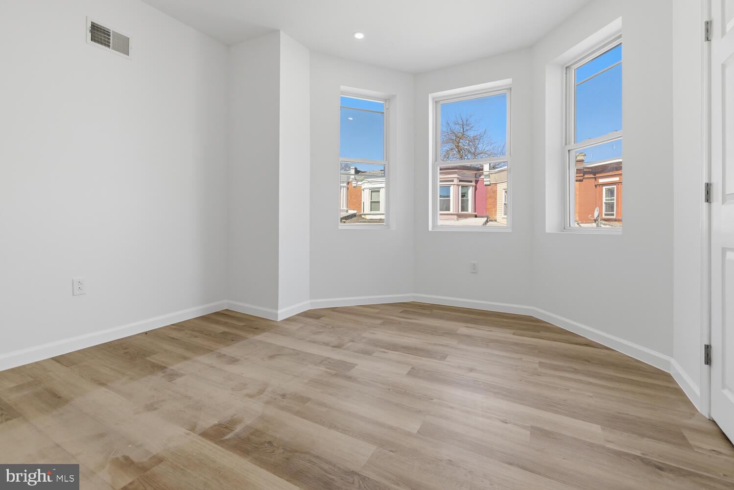 5722 HADFIELD STREET