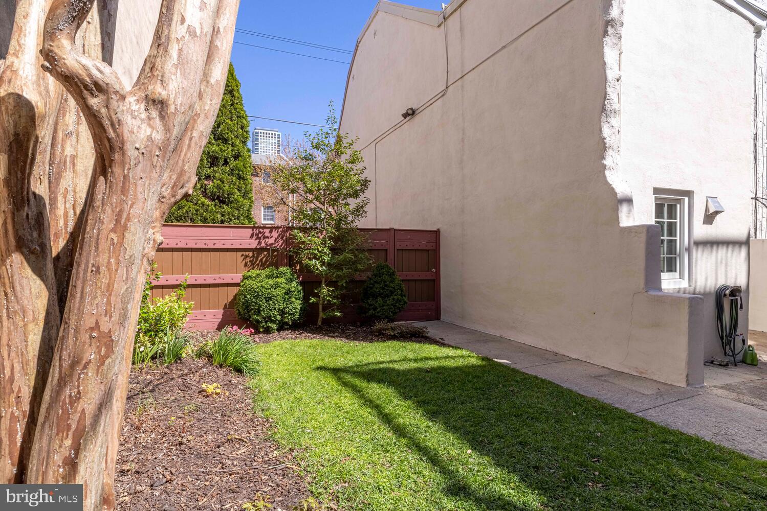 804-6 LOMBARD STREET