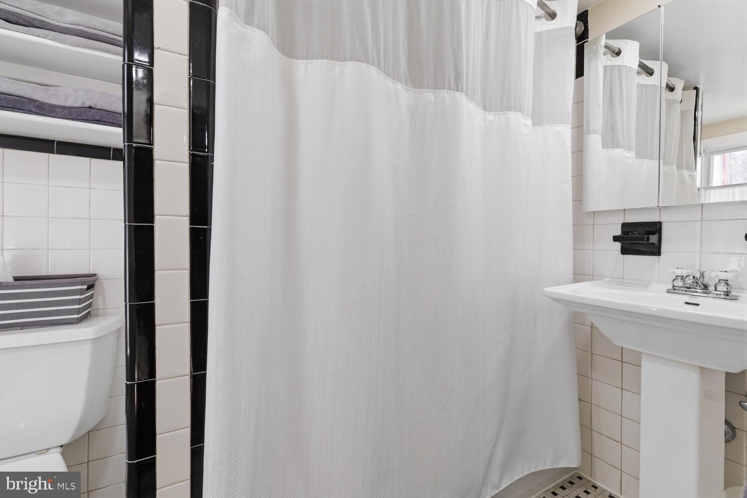 804-6 LOMBARD STREET