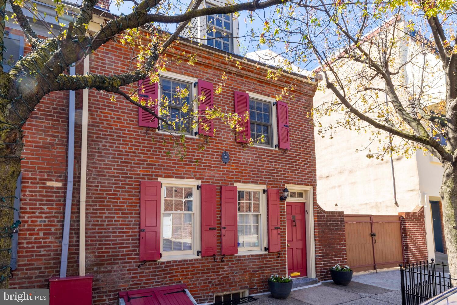 804-6 LOMBARD STREET