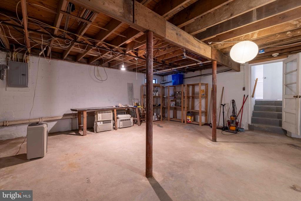 323 E GOWEN AVENUE