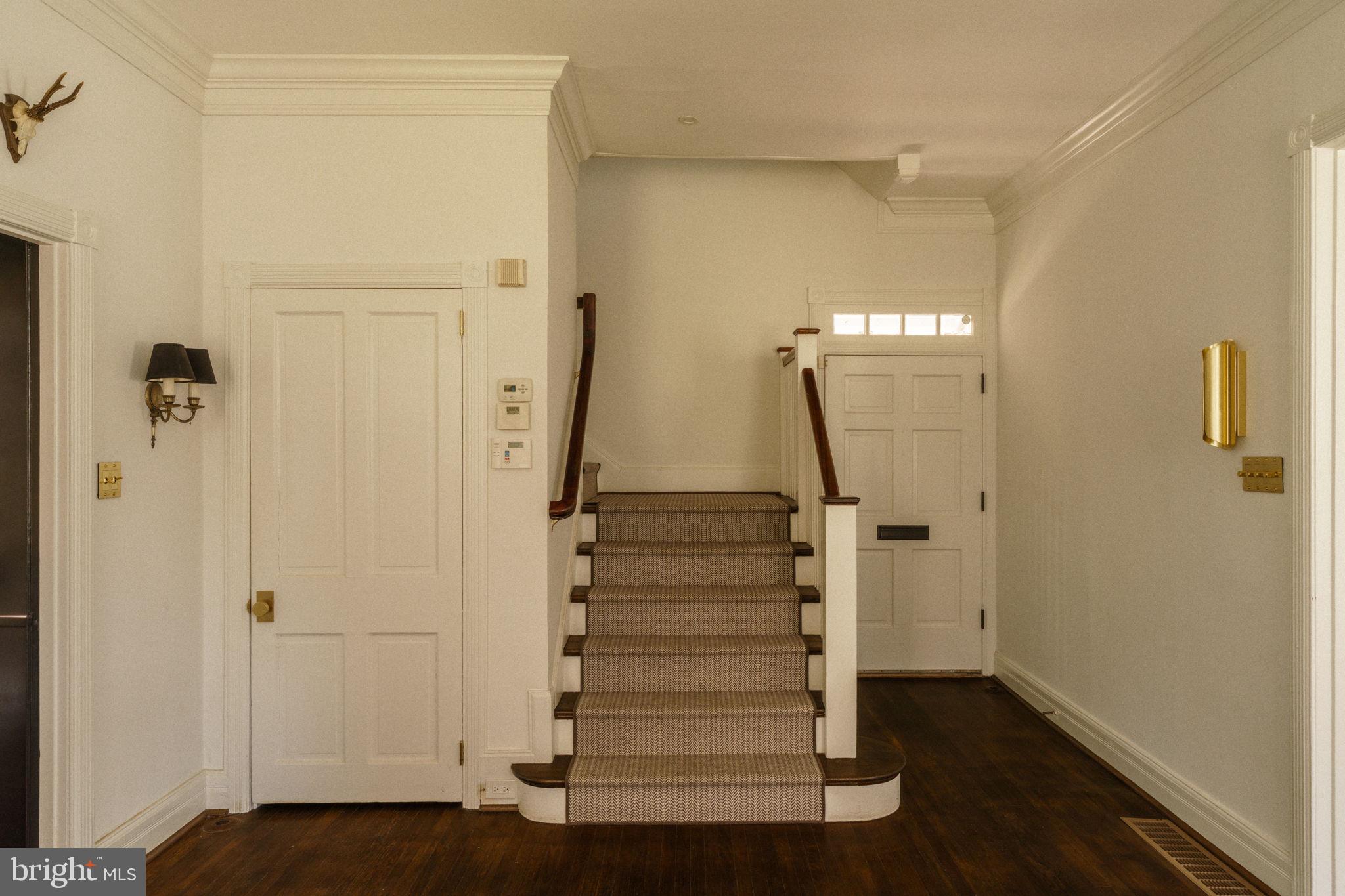 319 W MERMAID LANE