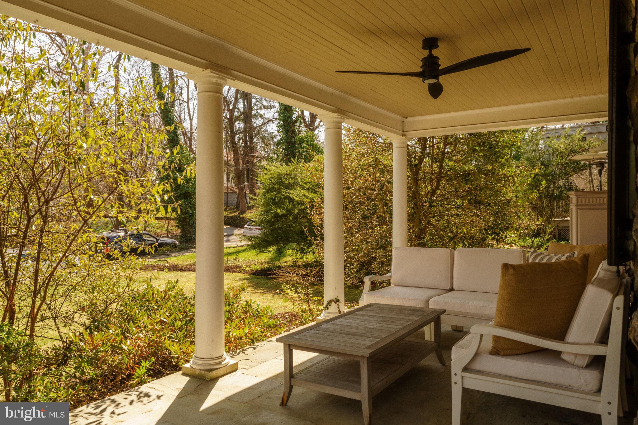 319 W MERMAID LANE