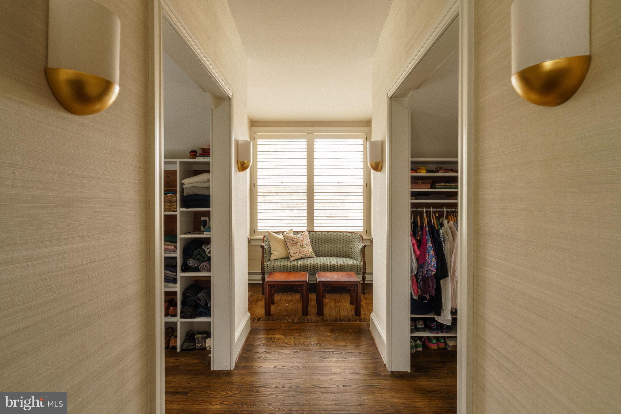 319 W MERMAID LANE