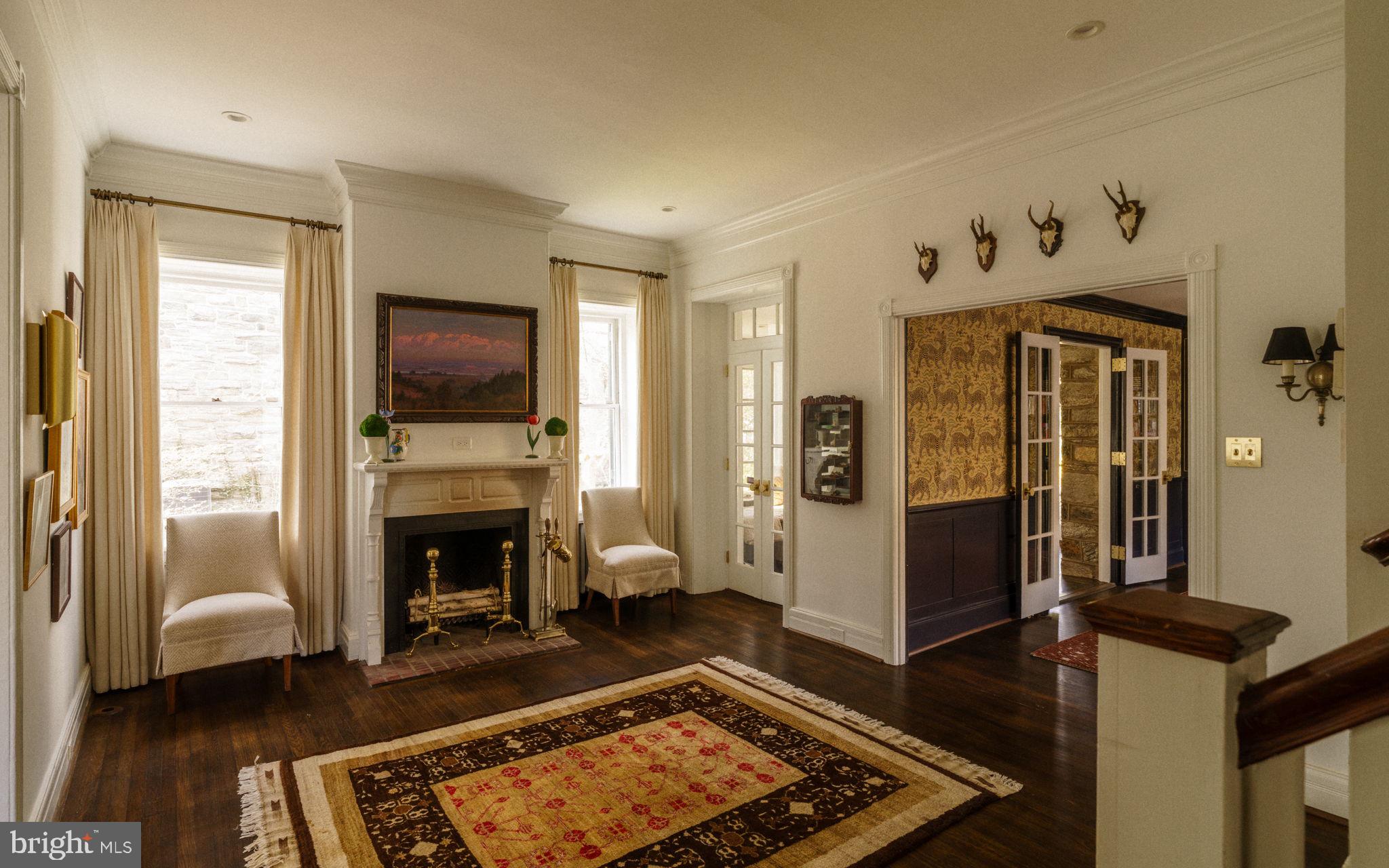 319 W MERMAID LANE