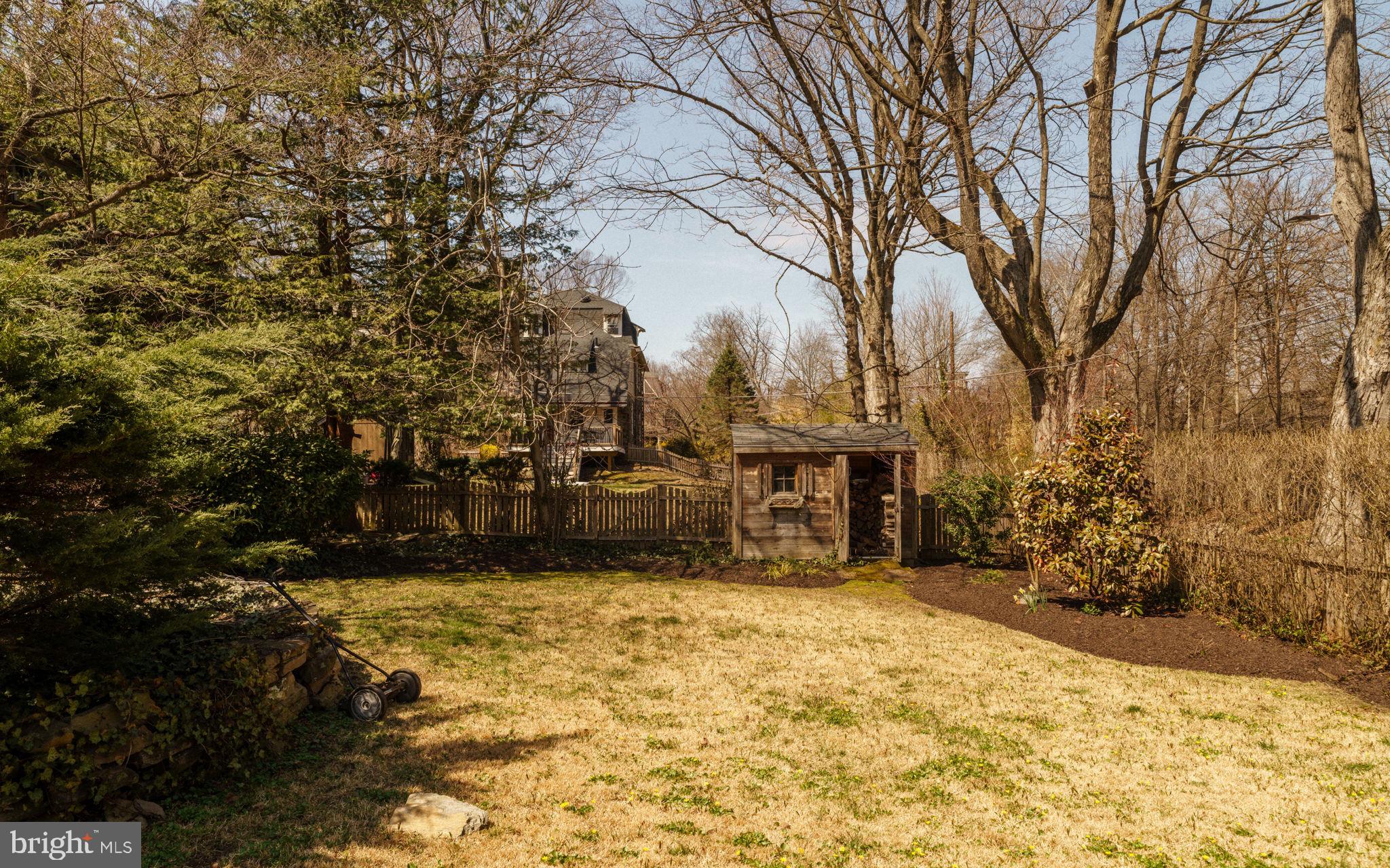 319 W MERMAID LANE