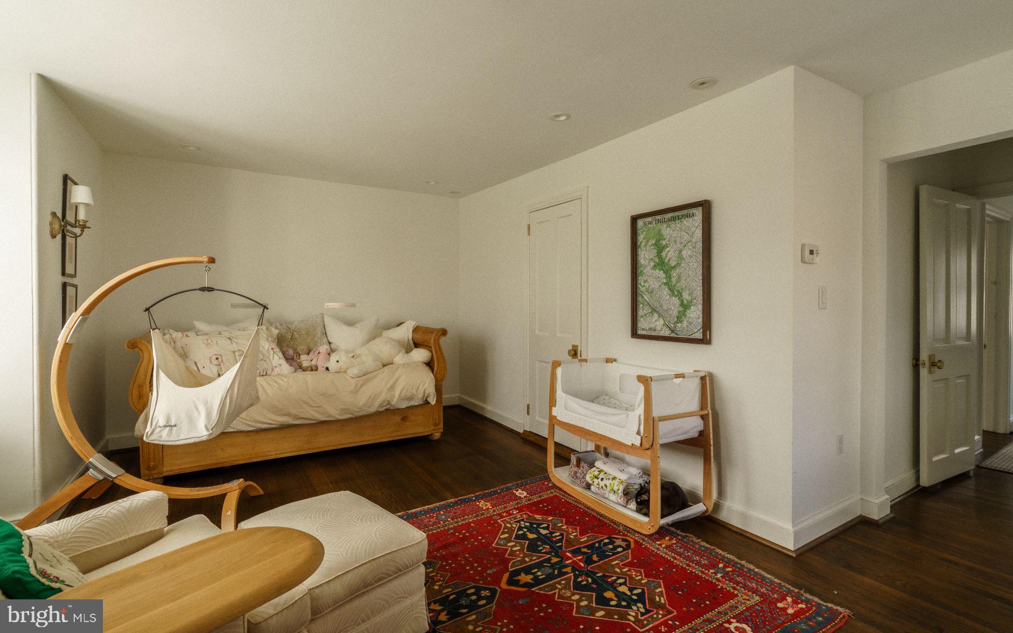 319 W MERMAID LANE