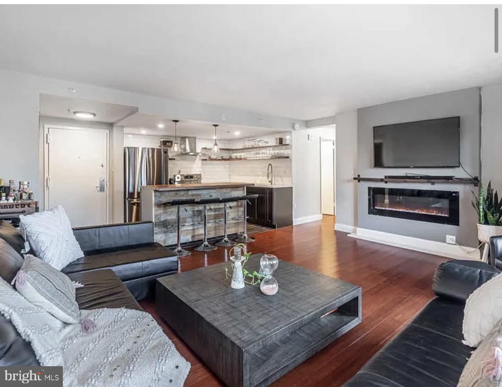 2001 HAMILTON STREET Unit: 429