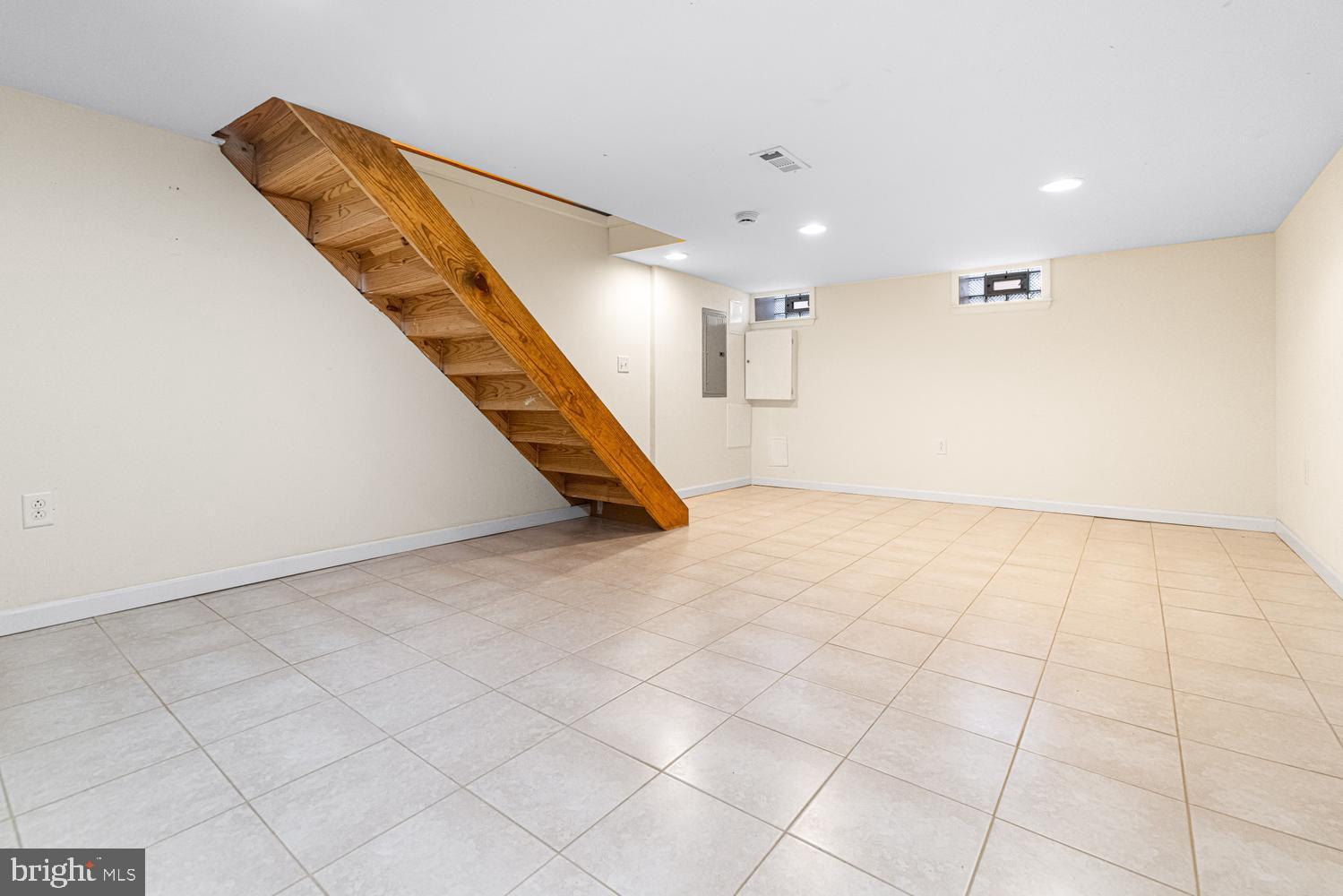 2344 E BOSTON