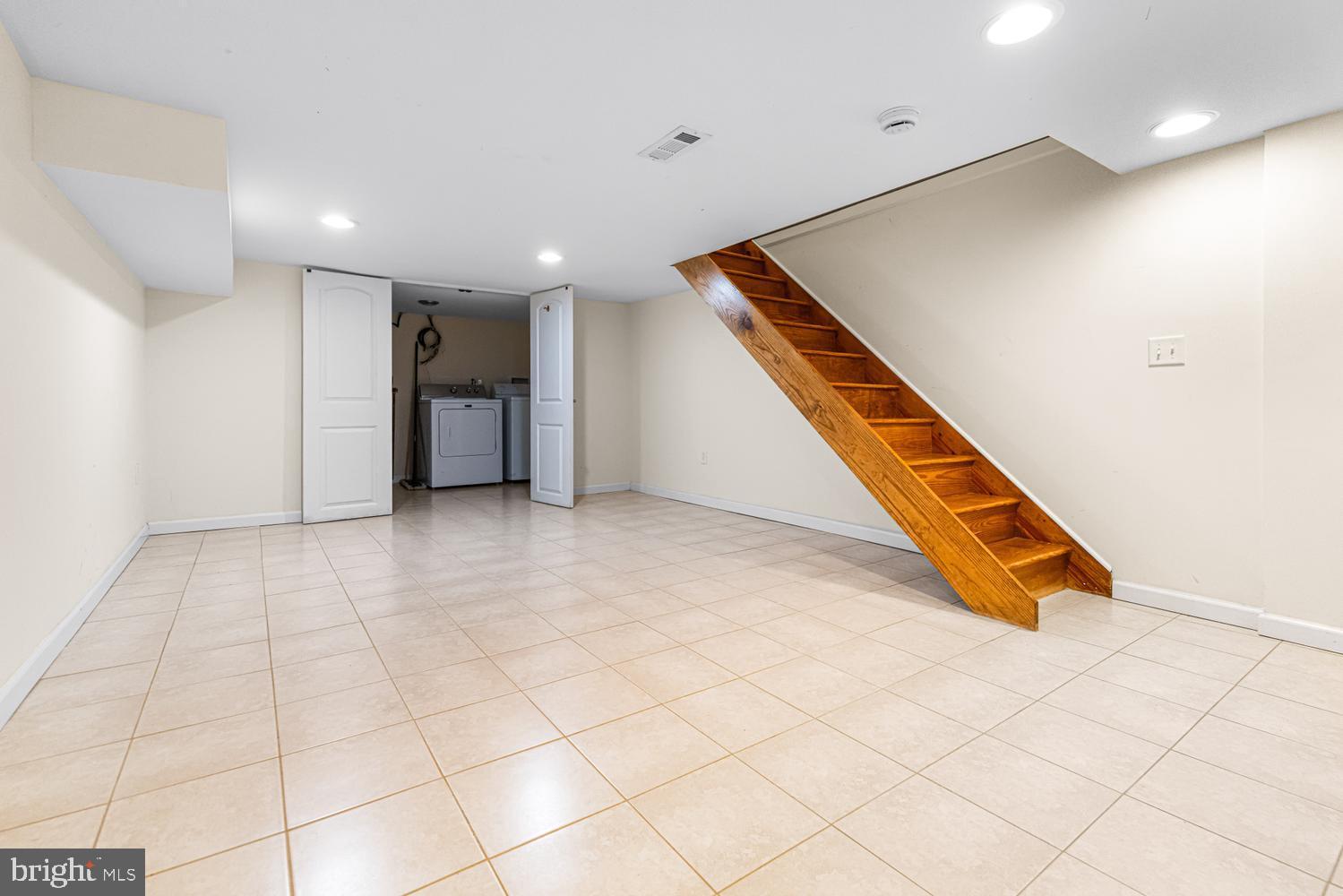 2344 E BOSTON