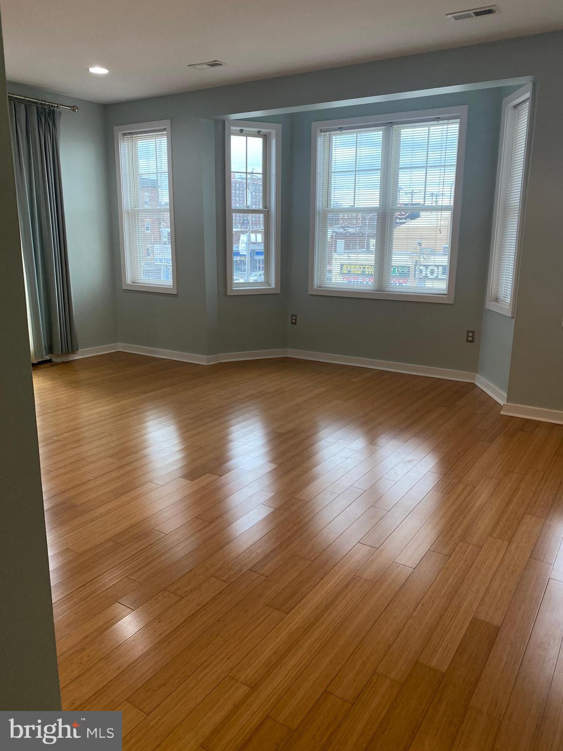 4742 PINE STREET 202