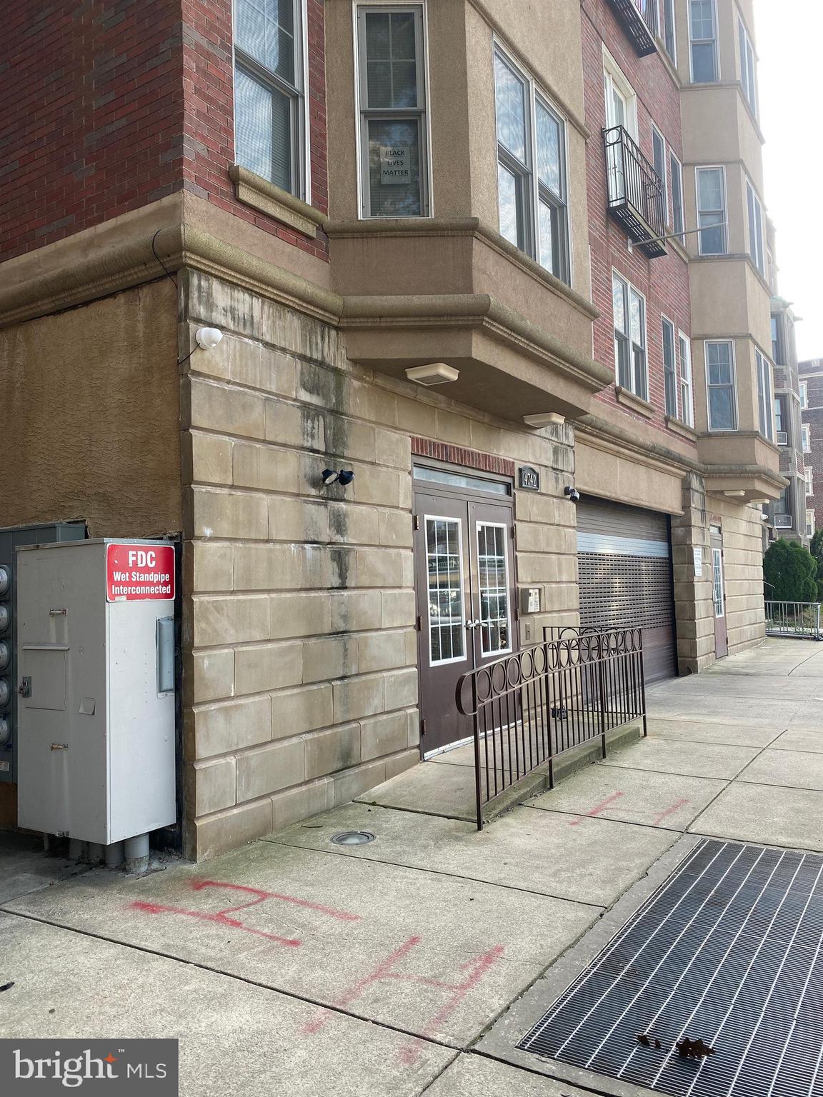 4742 PINE STREET 202