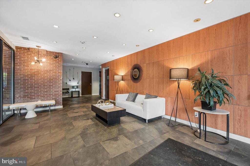 934-950 N 3RD STREET 202