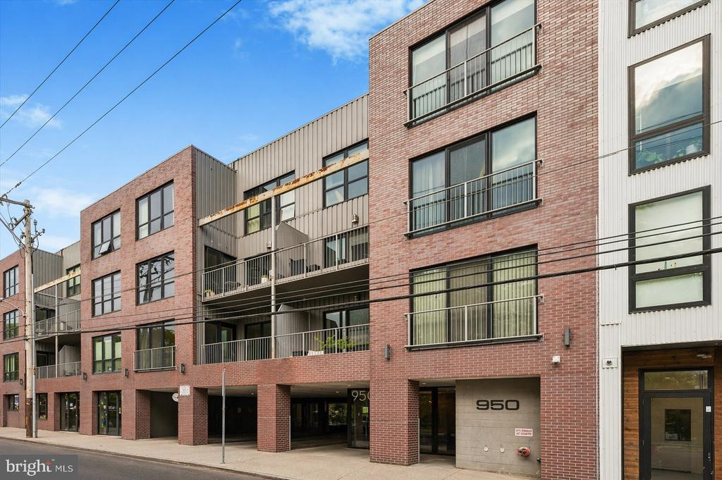 934-950 N 3RD STREET 202