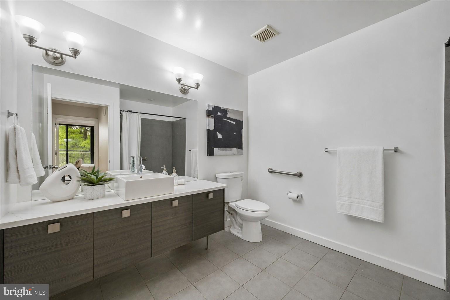 934-950 N 3RD STREET 202