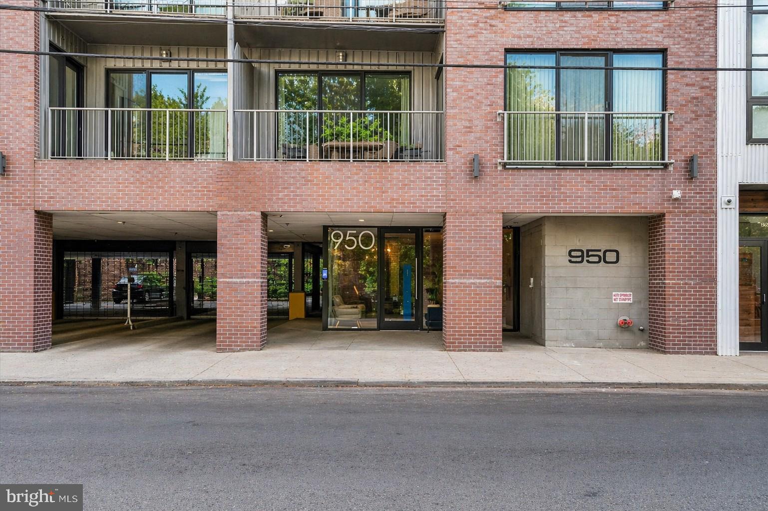 934-950 N 3RD STREET 202