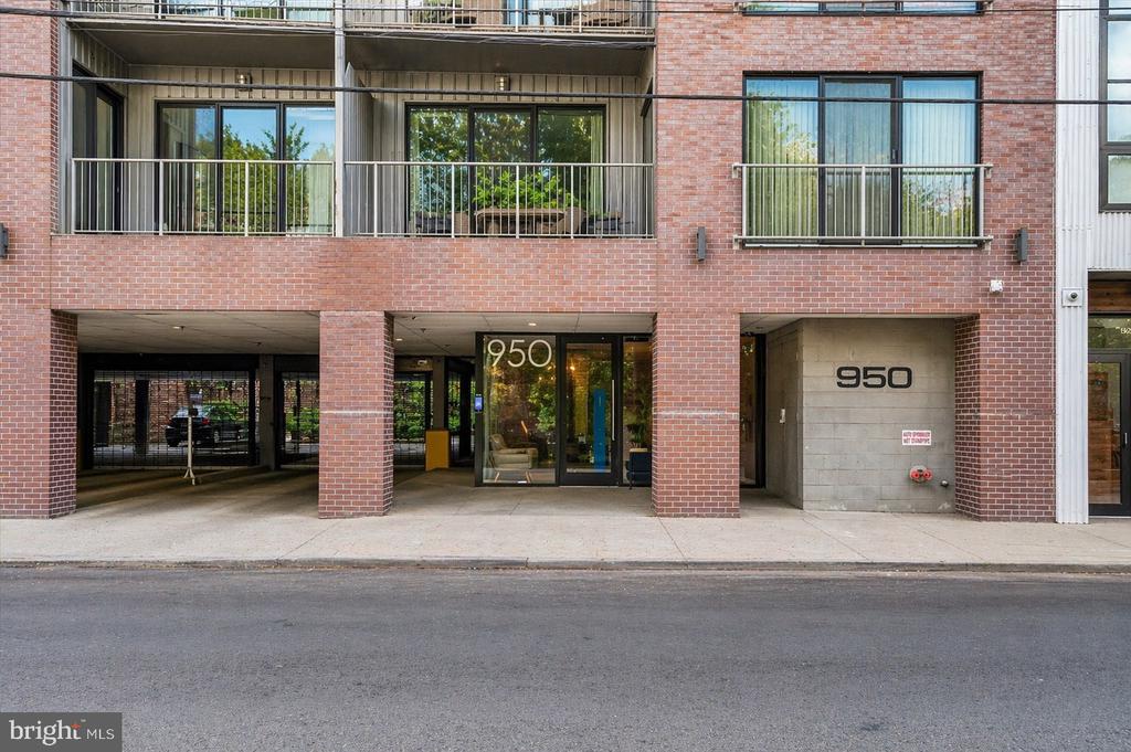 934-950 N 3RD STREET 202