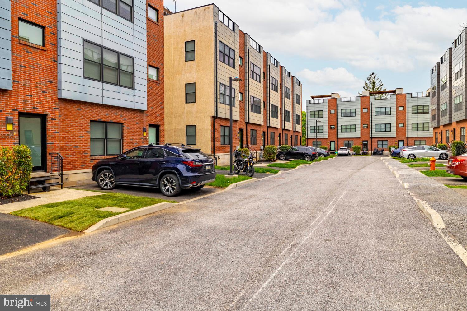 7006 PIPERS GLEN WAY