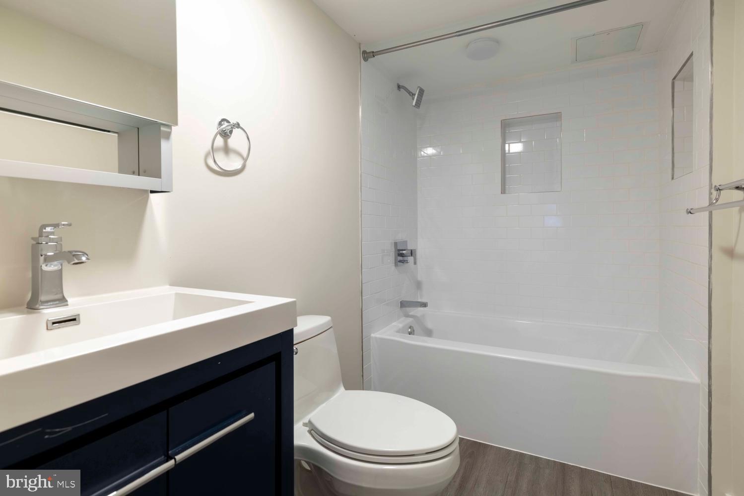 7006 PIPERS GLEN WAY