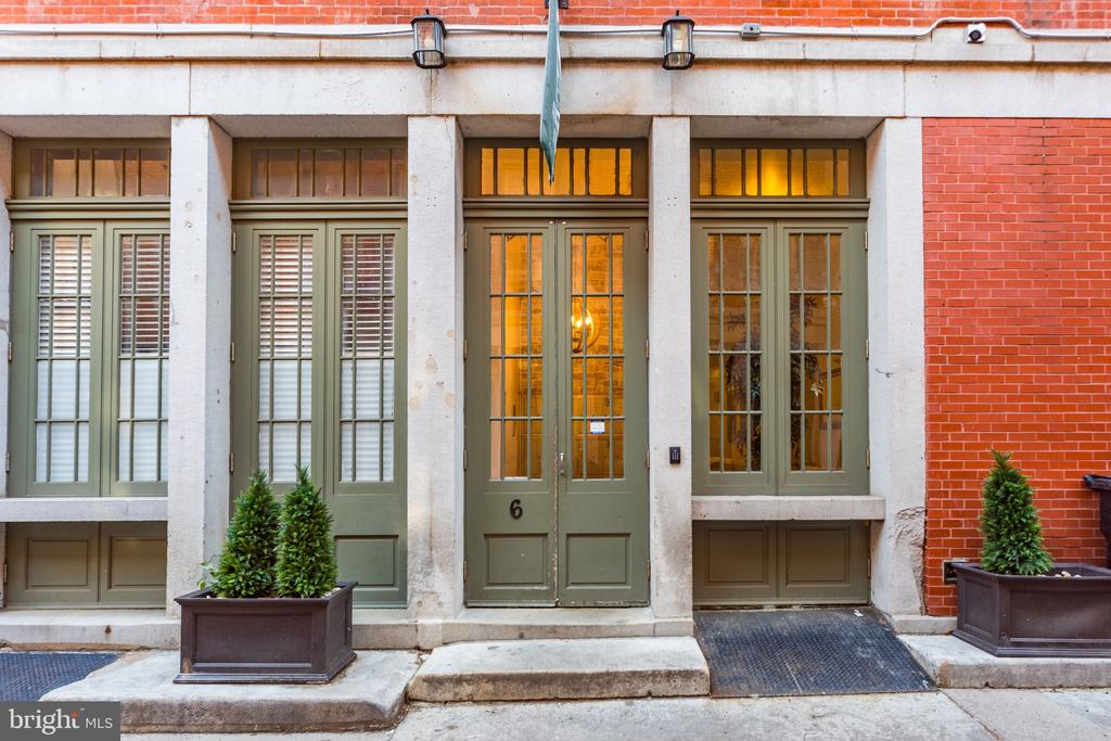 6-10 S STRAWBERRY STREET Unit: 13