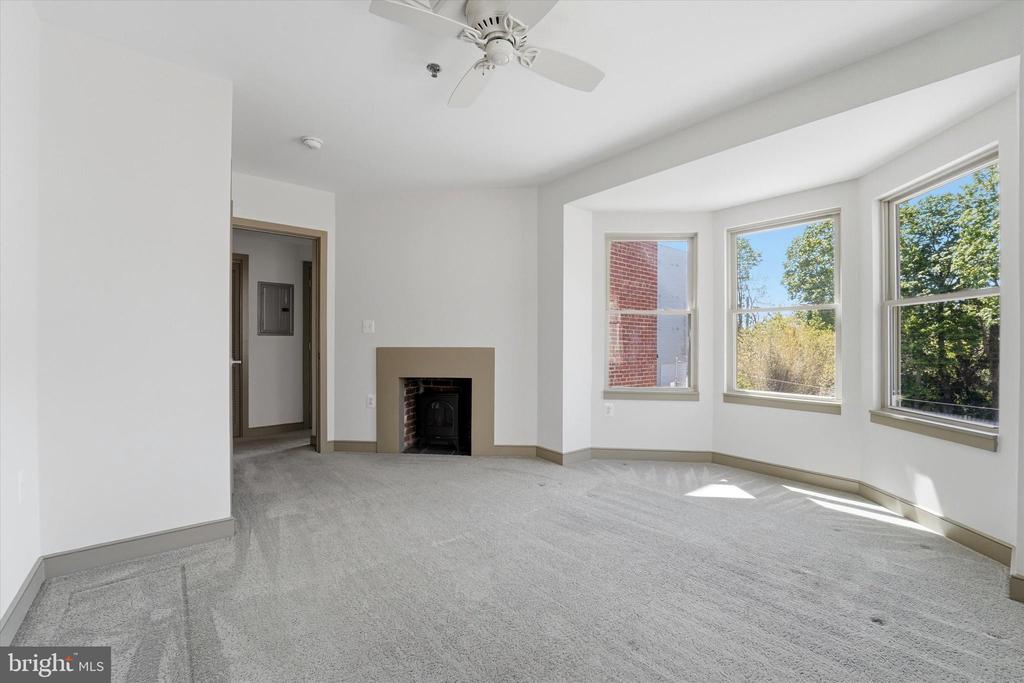 6614 GERMANTOWN AVENUE Unit: 2C