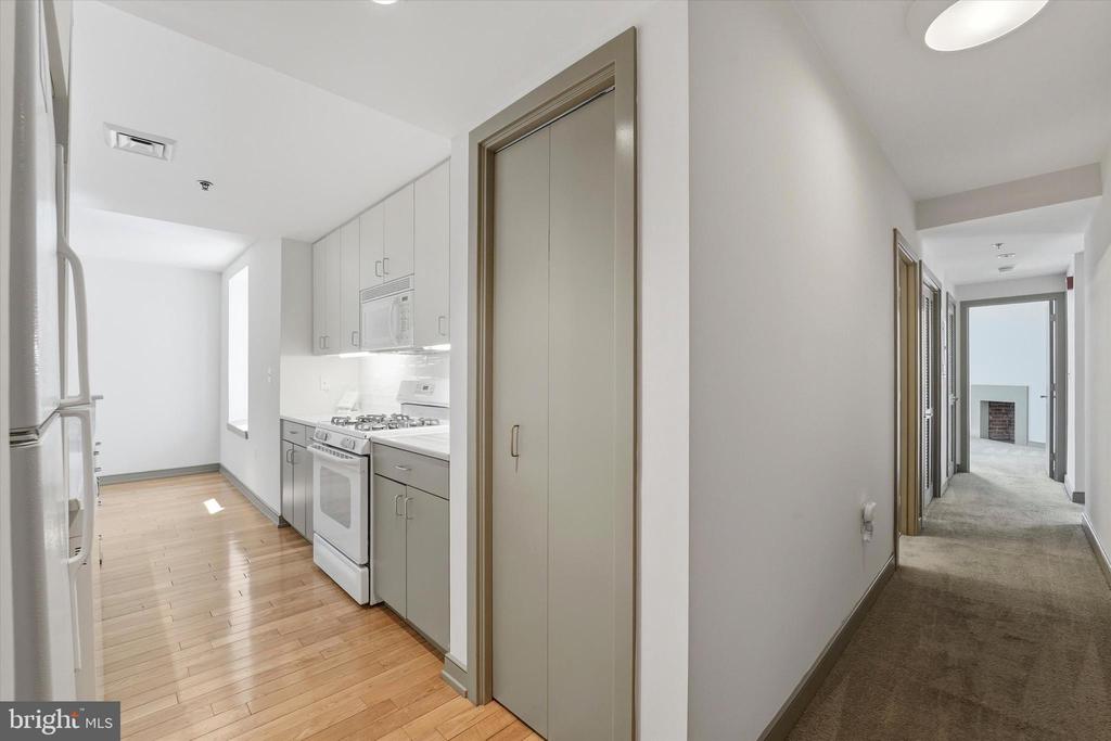 6614 GERMANTOWN AVENUE Unit: 2C