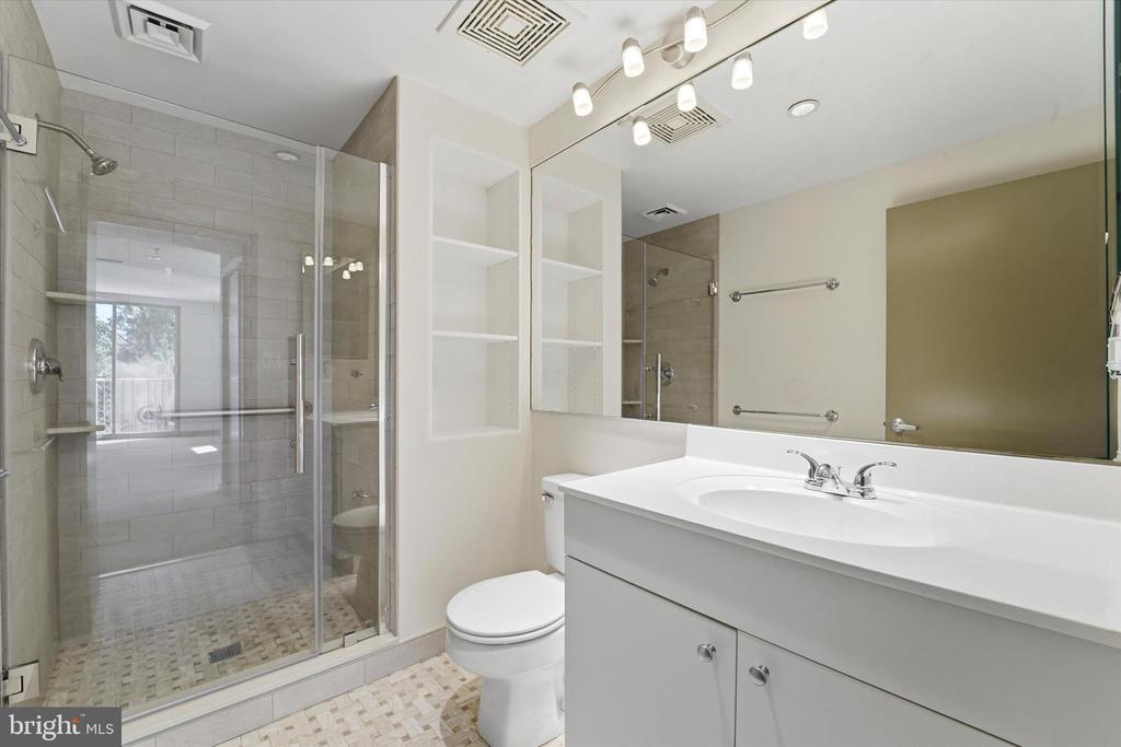 6614 GERMANTOWN AVENUE Unit: 2C
