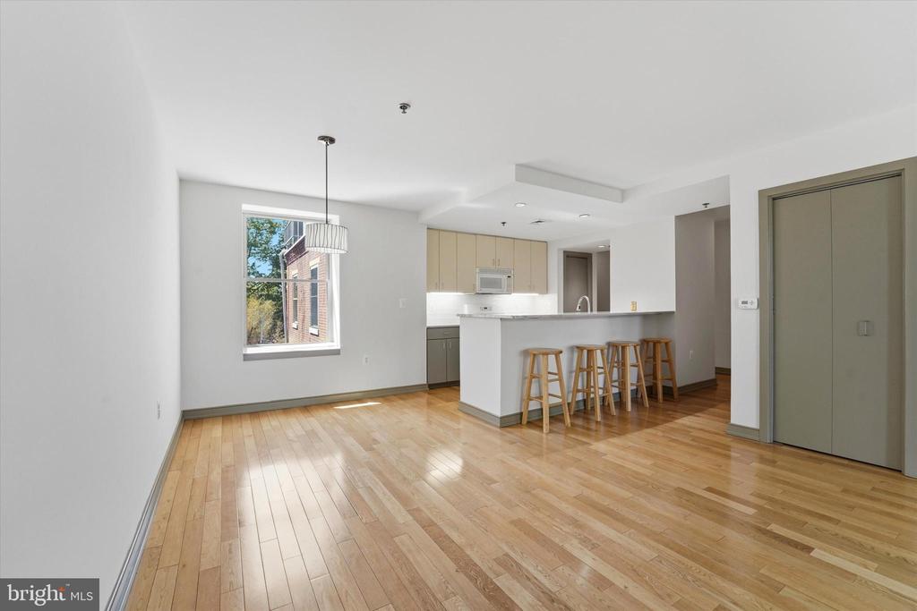 6614 GERMANTOWN AVENUE Unit: 2C