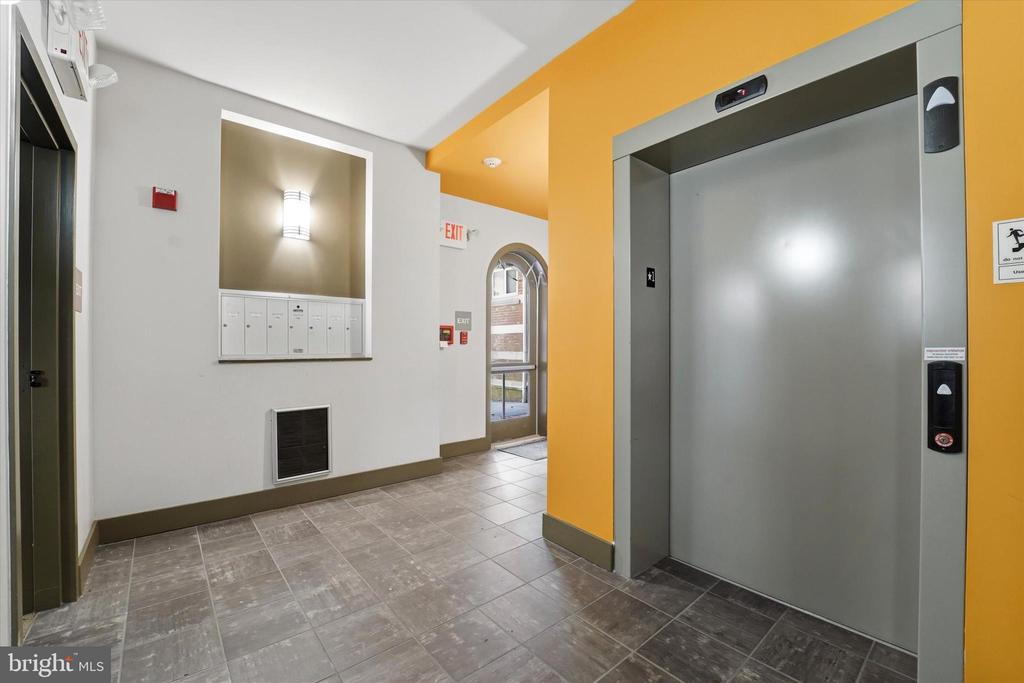 6614 GERMANTOWN AVENUE Unit: 2C