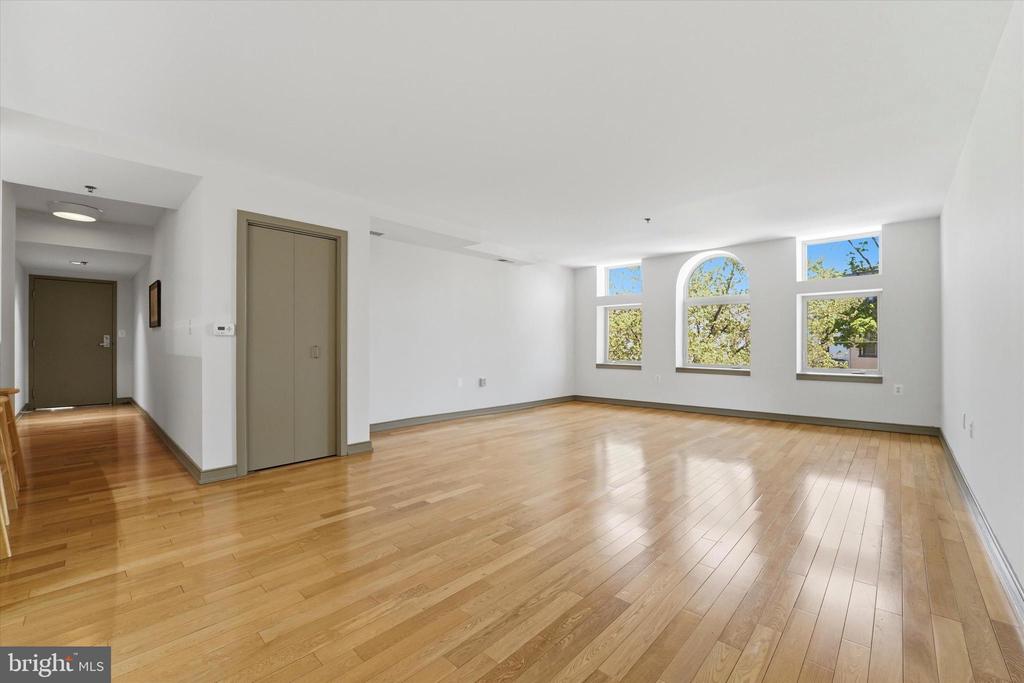 6614 GERMANTOWN AVENUE Unit: 2C
