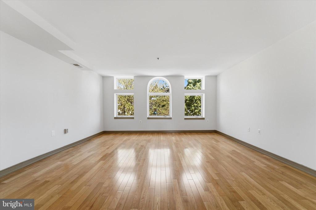 6614 GERMANTOWN AVENUE Unit: 2C