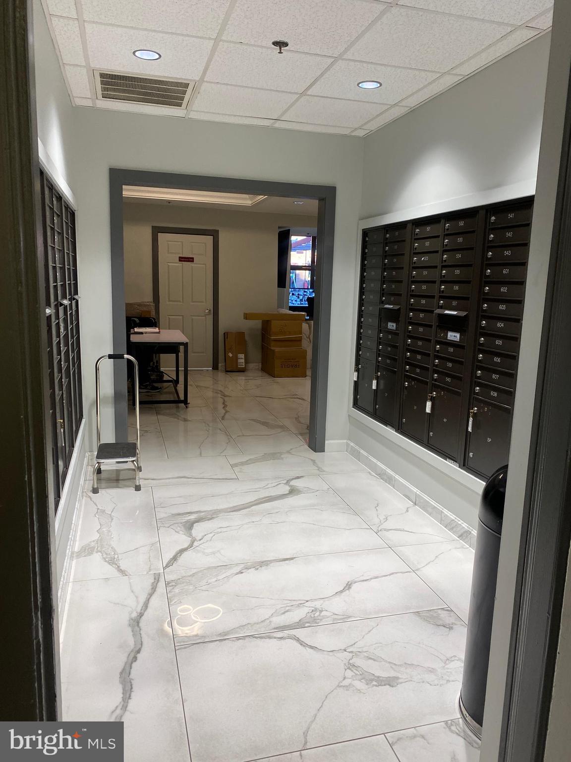 200 LOMBARD 624