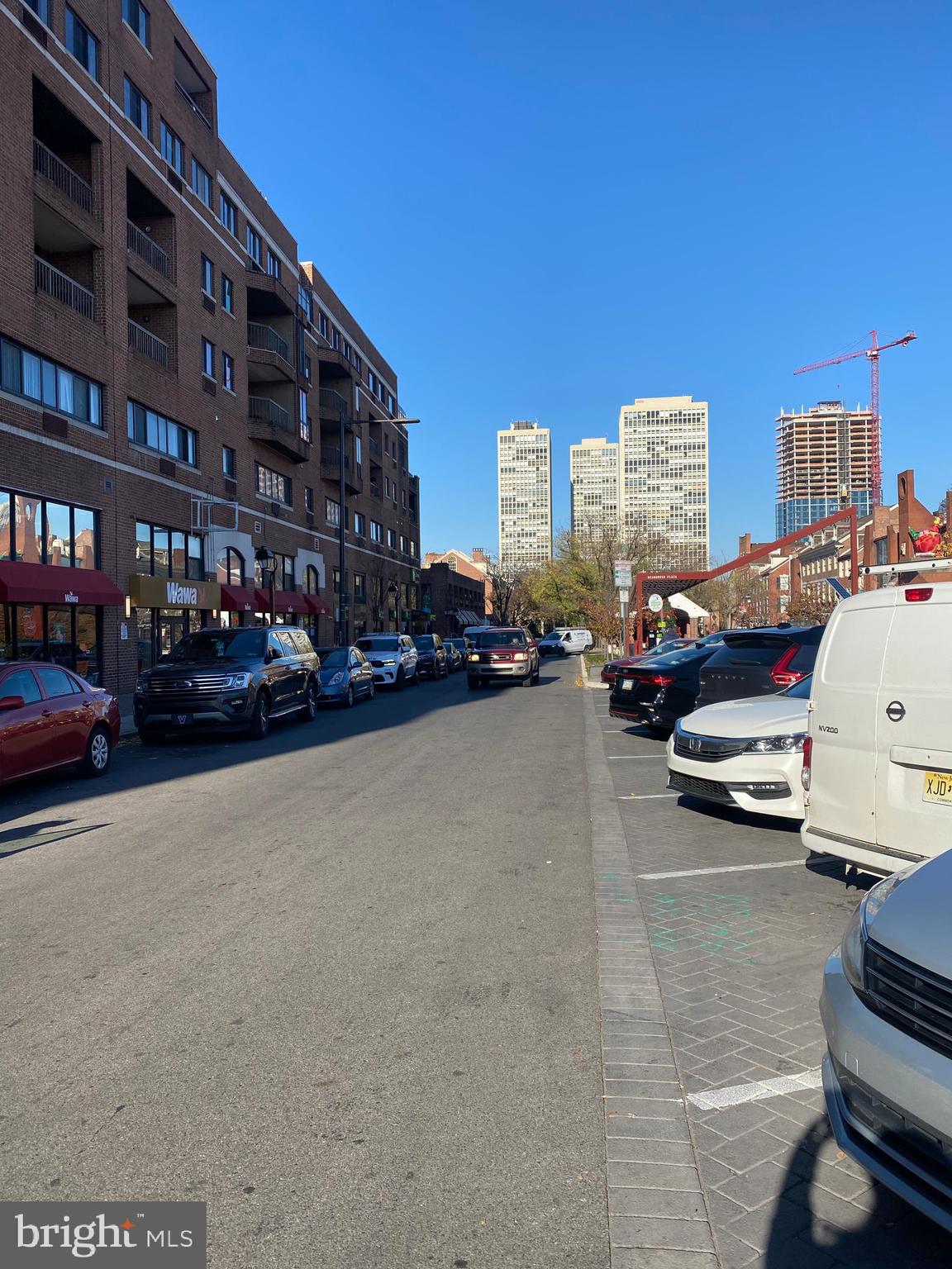 200 LOMBARD 624