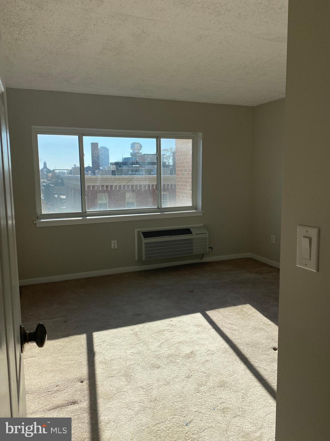 200 LOMBARD 624