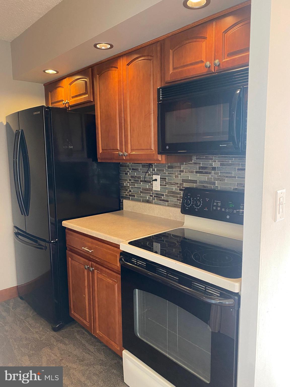 200 LOMBARD 624