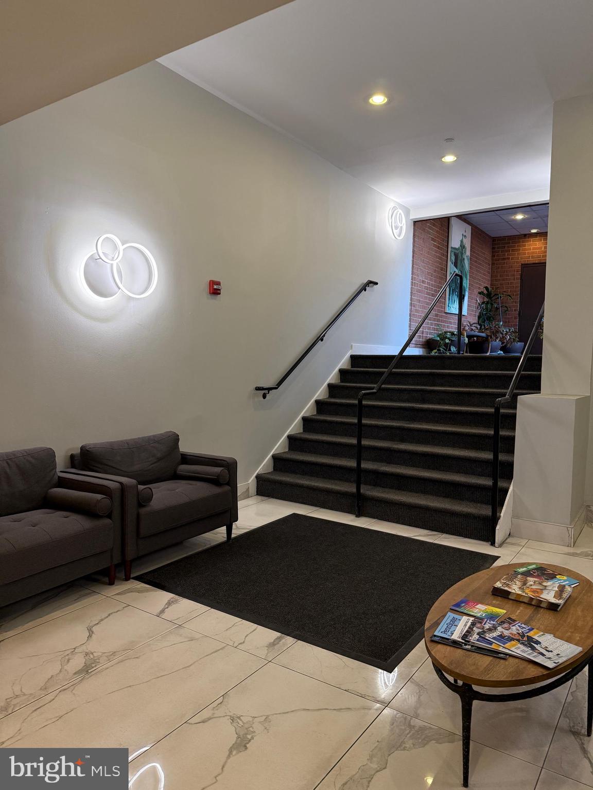 200 LOMBARD 624