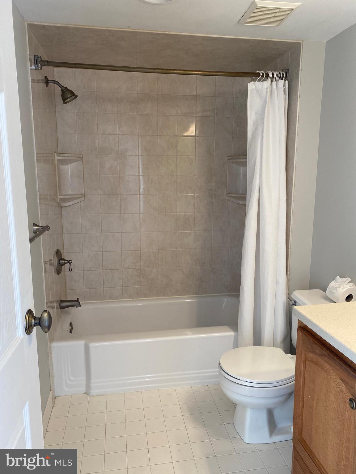 200 LOMBARD 624