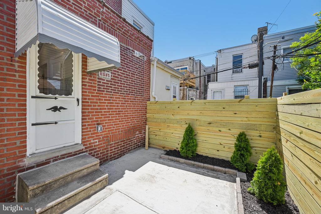 2984 CEDAR STREET