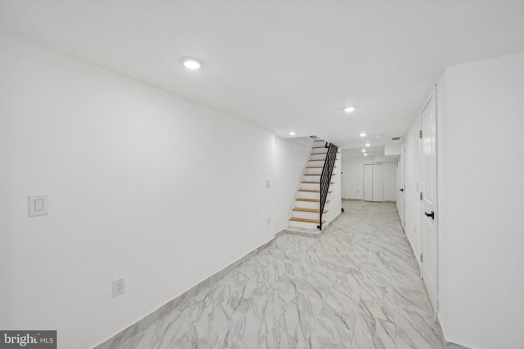 2984 CEDAR STREET