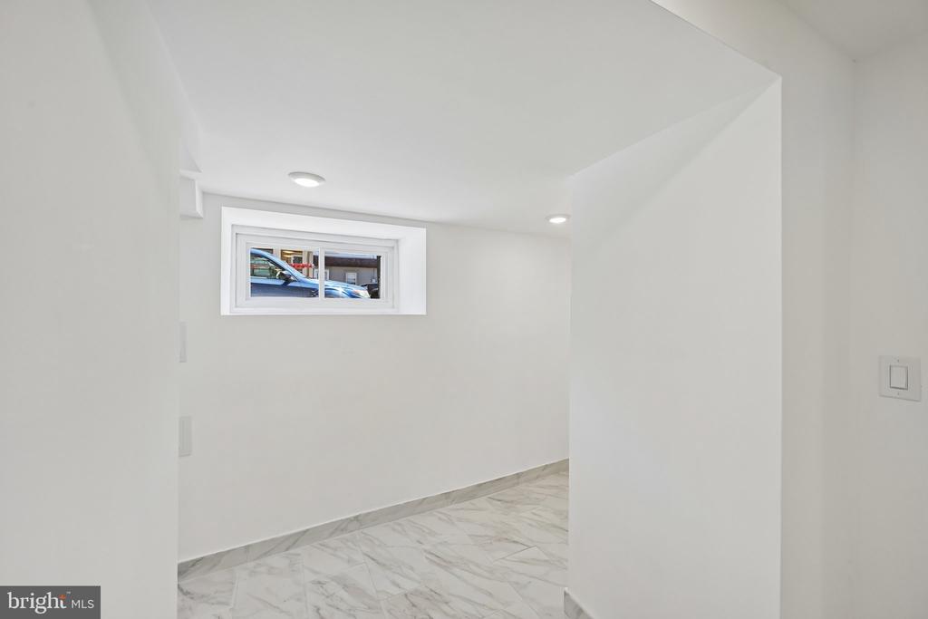 2984 CEDAR STREET